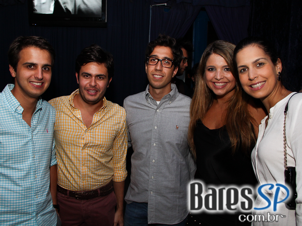 Blue Velvet realizou festa Blue Edition com Beer Bong e DJs convidados Blue Velvet realizou festa Blue Edition com Beer Bong e DJs convidados