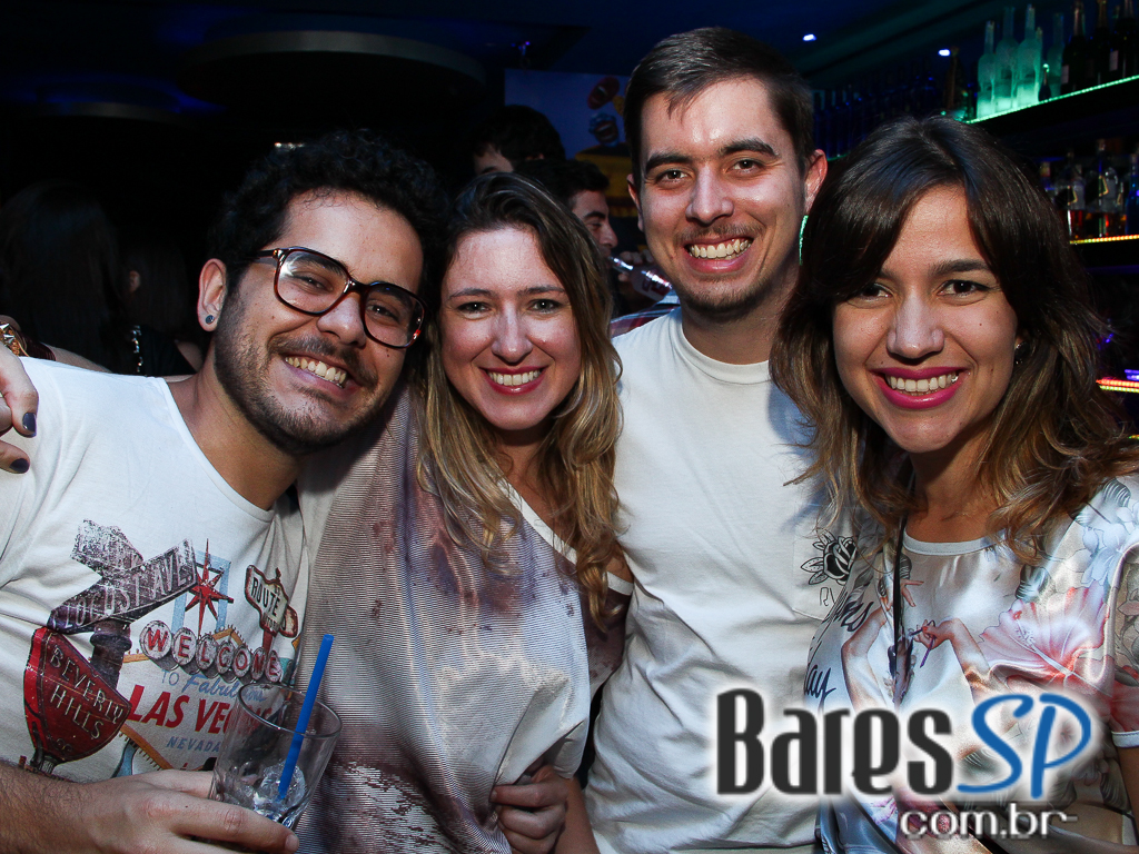 Blue Velvet realizou festa Blue Edition com Beer Bong e DJs convidados Blue Velvet realizou festa Blue Edition com Beer Bong e DJs convidados