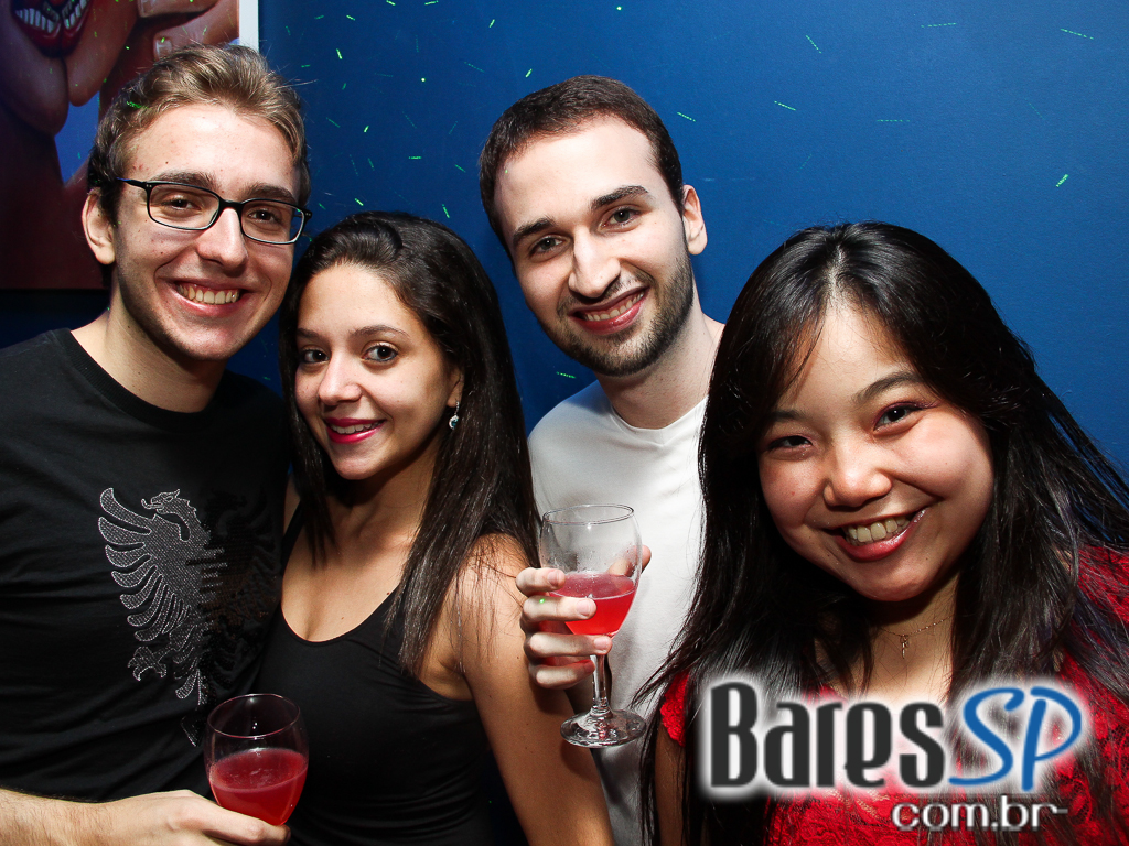 Blue Velvet realizou festa Blue Edition com Beer Bong e DJs convidados Blue Velvet realizou festa Blue Edition com Beer Bong e DJs convidados