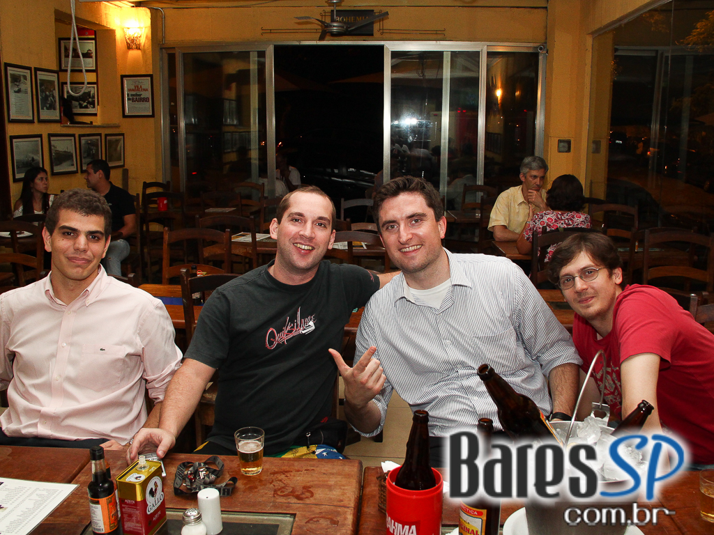 Happy Hour com Cerveja de Garrafa Geladíssima é no Bar do Sacha Happy Hour com Cerveja de Garrafa Geladíssima é no Bar do Sacha