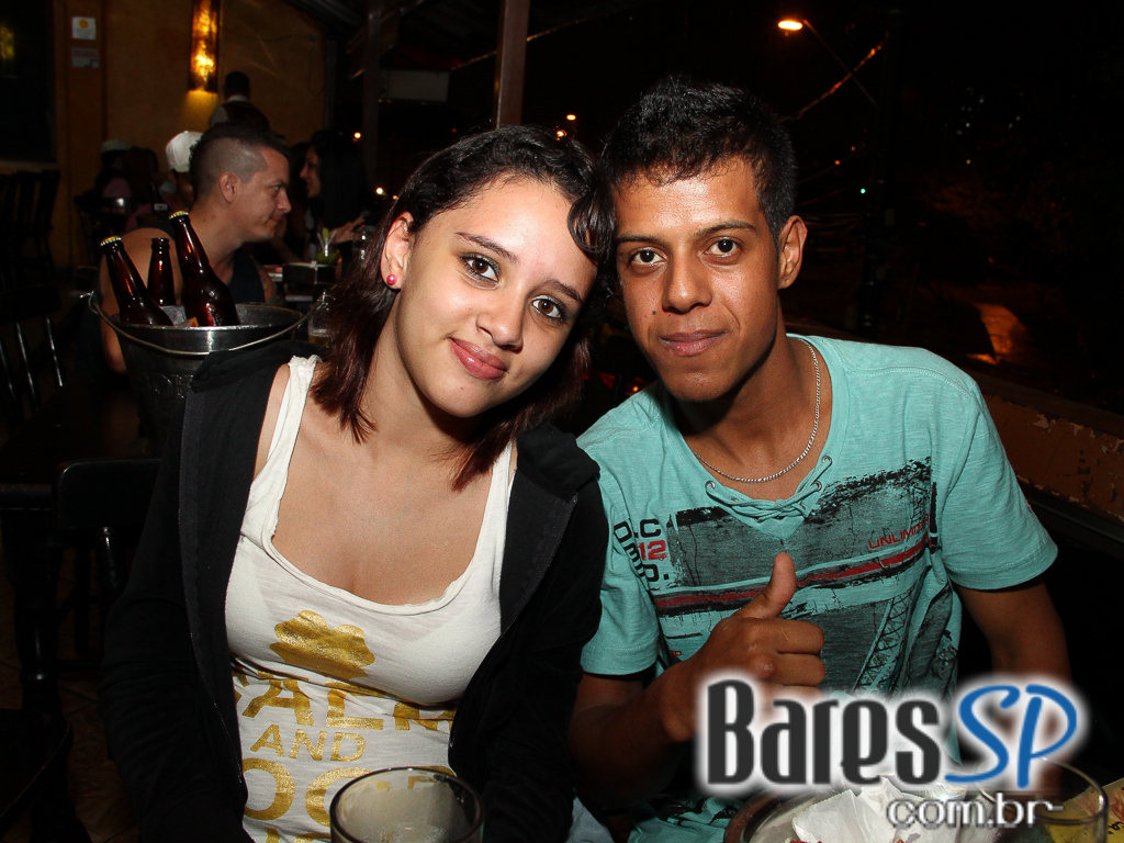 Dunas Bar ofereceu culinária árabe apresentando danças típicas aos clientes Dunas Bar ofereceu culinária árabe apresentando danças típicas aos clientes