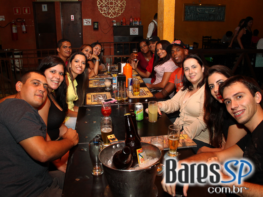 Dunas Bar ofereceu culinária árabe apresentando danças típicas aos clientes Dunas Bar ofereceu culinária árabe apresentando danças típicas aos clientes