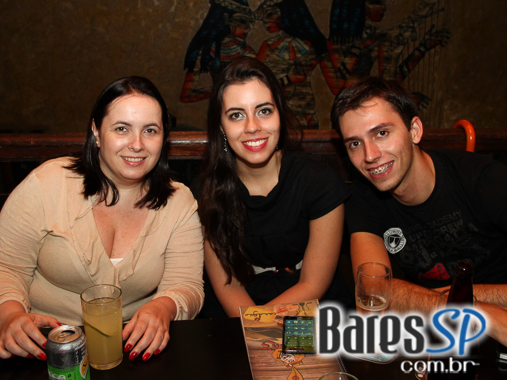 Dunas Bar ofereceu culinária árabe apresentando danças típicas aos clientes Dunas Bar ofereceu culinária árabe apresentando danças típicas aos clientes