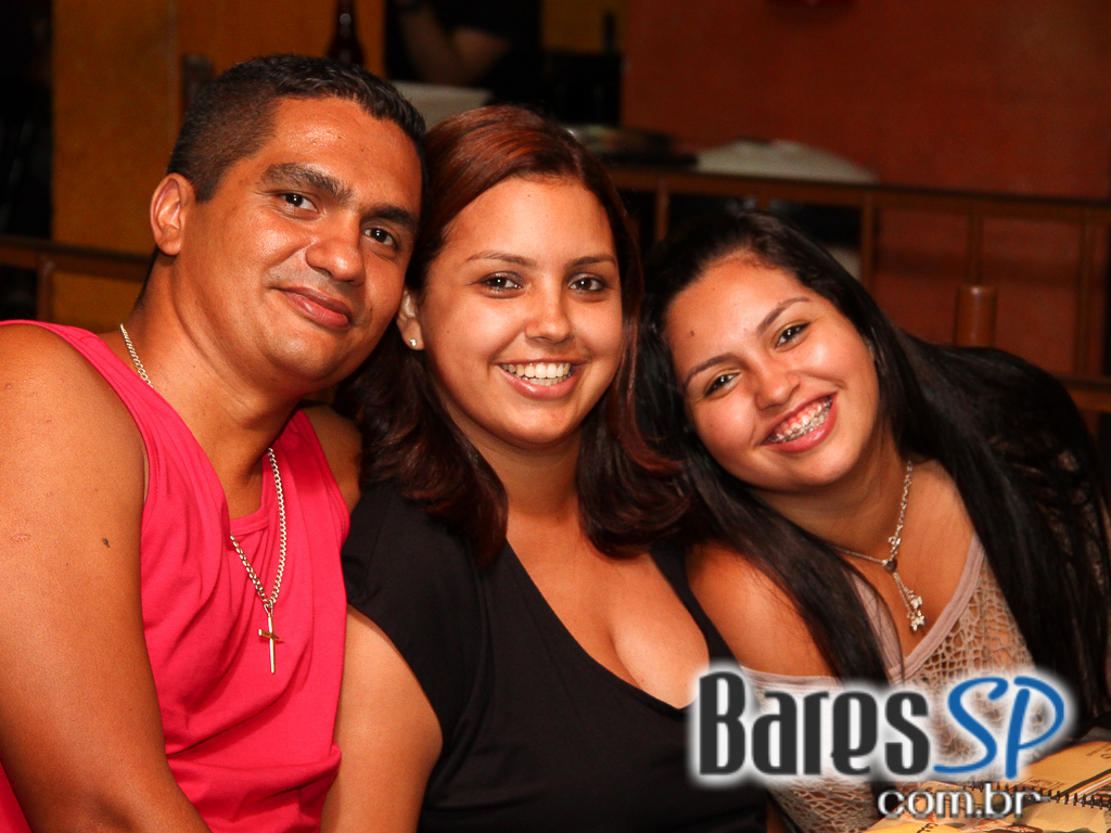 Dunas Bar ofereceu culinária árabe apresentando danças típicas aos clientes Dunas Bar ofereceu culinária árabe apresentando danças típicas aos clientes