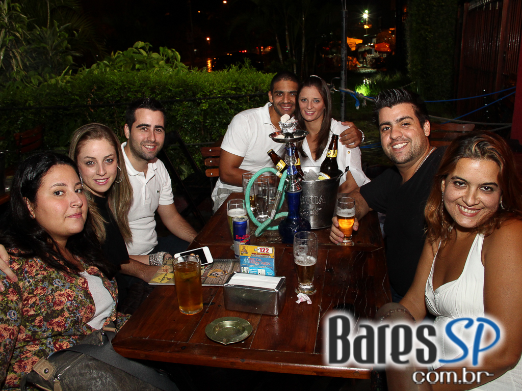 Dunas Bar ofereceu culinária árabe apresentando danças típicas aos clientes Dunas Bar ofereceu culinária árabe apresentando danças típicas aos clientes