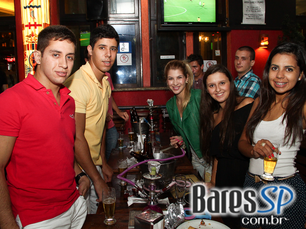 Dunas Bar ofereceu culinária árabe apresentando danças típicas aos clientes Dunas Bar ofereceu culinária árabe apresentando danças típicas aos clientes