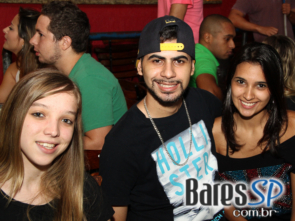 Dunas Bar ofereceu culinária árabe apresentando danças típicas aos clientes Dunas Bar ofereceu culinária árabe apresentando danças típicas aos clientes