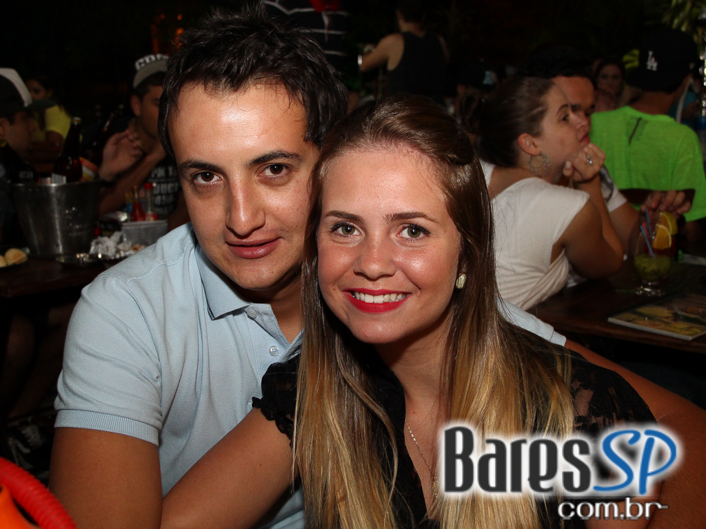 Dunas Bar ofereceu culinária árabe apresentando danças típicas aos clientes Dunas Bar ofereceu culinária árabe apresentando danças típicas aos clientes