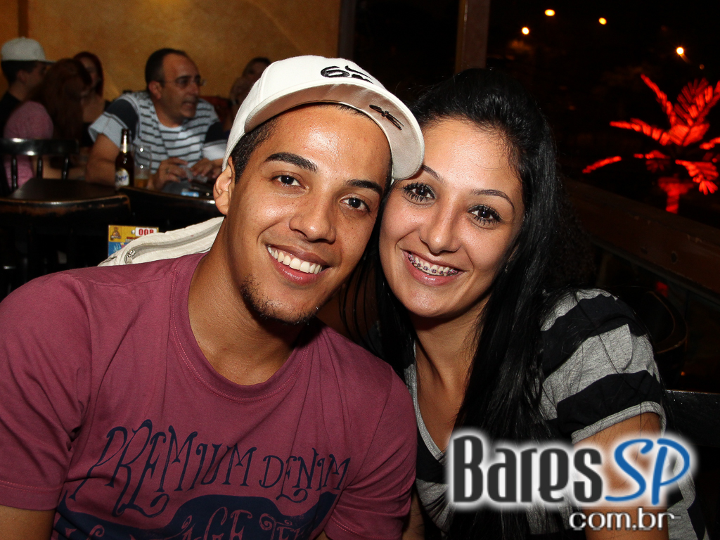 Dunas Bar ofereceu culinária árabe apresentando danças típicas aos clientes Dunas Bar ofereceu culinária árabe apresentando danças típicas aos clientes