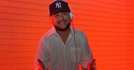 MC Koringa animou a noite da Outlaws com muito funk na quinta-feira