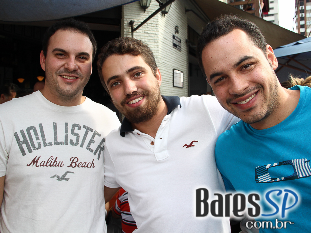 No sábado teve Feijoada no Veloso Bar, na Vila Mariana, com muitas opções em Caipirinha No sábado teve Feijoada no Veloso Bar, na Vila Mariana, com muitas opções em Caipirinha