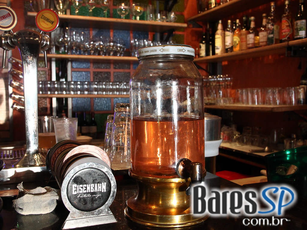 Sábado animado no Paralelo 12:27 com feijoada e música ao vivo Sábado animado no Paralelo 12:27 com feijoada e música ao vivo