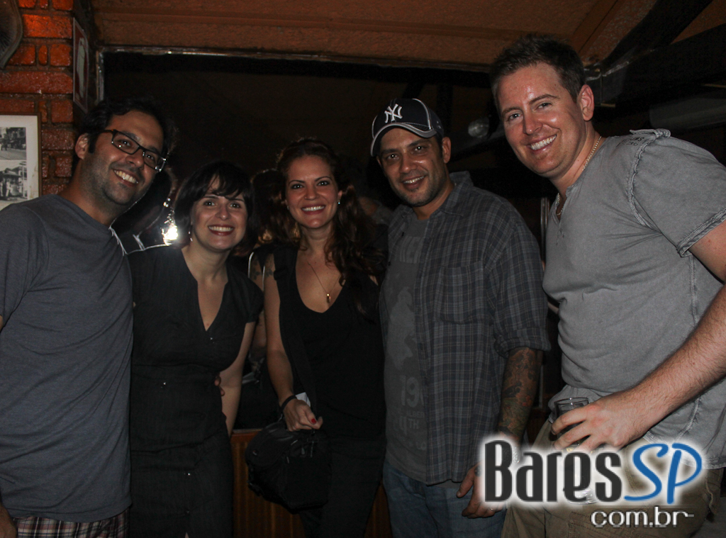 Wagner Andrade se apresentou no palco do Piratininga Bar Wagner Andrade se apresentou no palco do Piratininga Bar