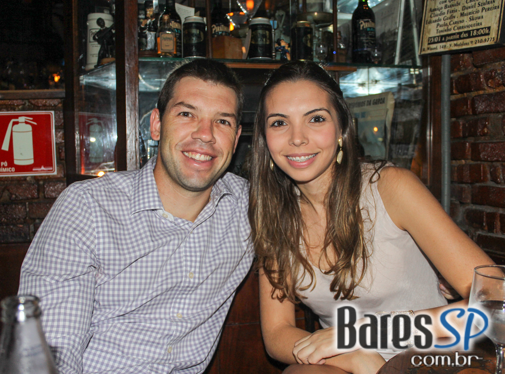 Wagner Andrade se apresentou no palco do Piratininga Bar Wagner Andrade se apresentou no palco do Piratininga Bar