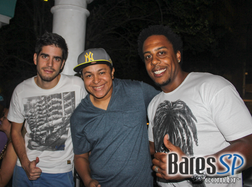 Sagrado bar animou o domingo com o projeto Sagrado Samba Sagrado bar animou o domingo com o projeto Sagrado Samba