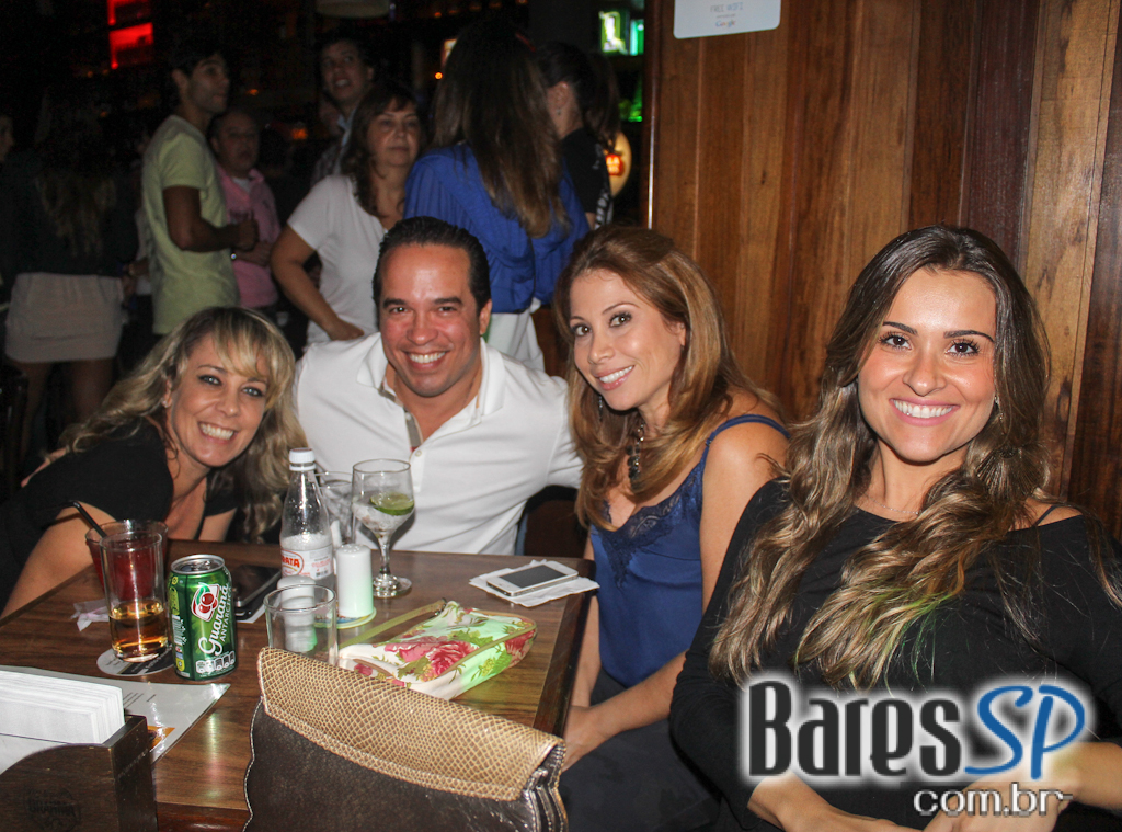 Sagrado bar animou o domingo com o projeto Sagrado Samba Sagrado bar animou o domingo com o projeto Sagrado Samba