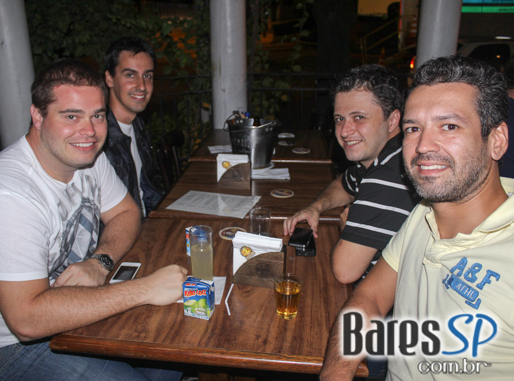 Sagrado bar animou o domingo com o projeto Sagrado Samba Sagrado bar animou o domingo com o projeto Sagrado Samba