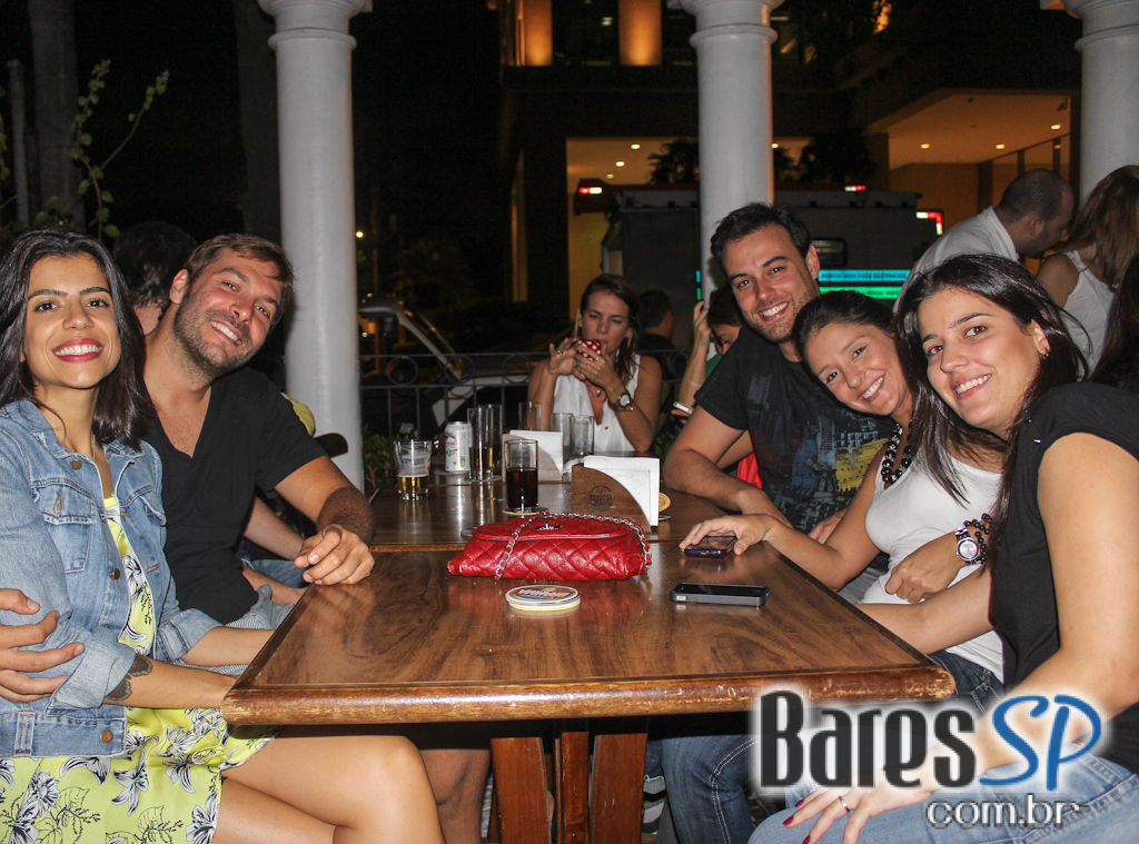 Sagrado bar animou o domingo com o projeto Sagrado Samba Sagrado bar animou o domingo com o projeto Sagrado Samba