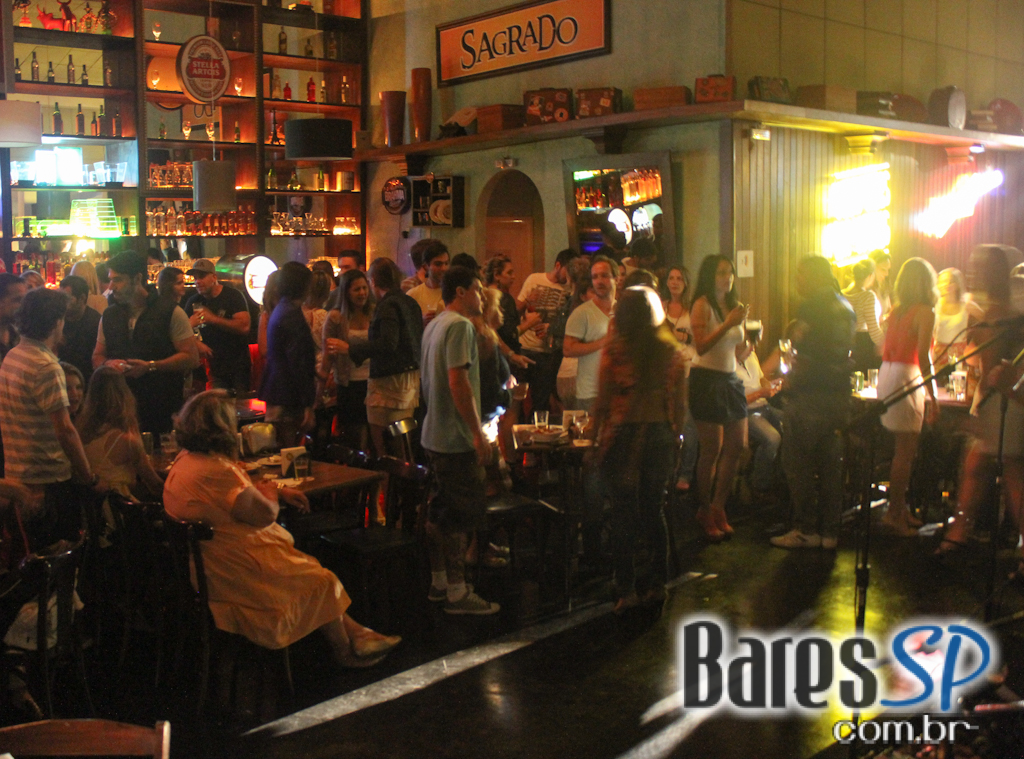 Sagrado bar animou o domingo com o projeto Sagrado Samba Sagrado bar animou o domingo com o projeto Sagrado Samba