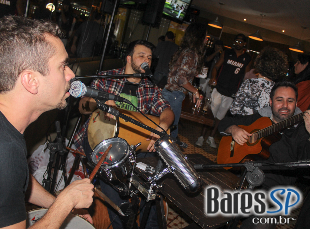 Bhar Moema ofereceu pratos variados, petiscos e bebidas diversas Bhar Moema ofereceu pratos variados, petiscos e bebidas diversas