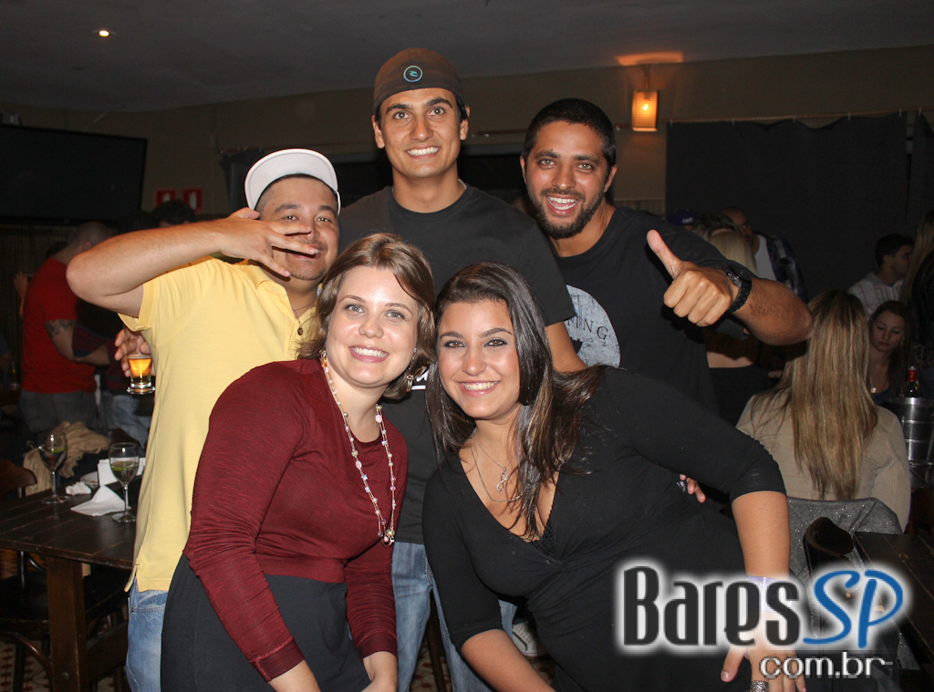 Bhar Moema ofereceu pratos variados, petiscos e bebidas diversas Bhar Moema ofereceu pratos variados, petiscos e bebidas diversas