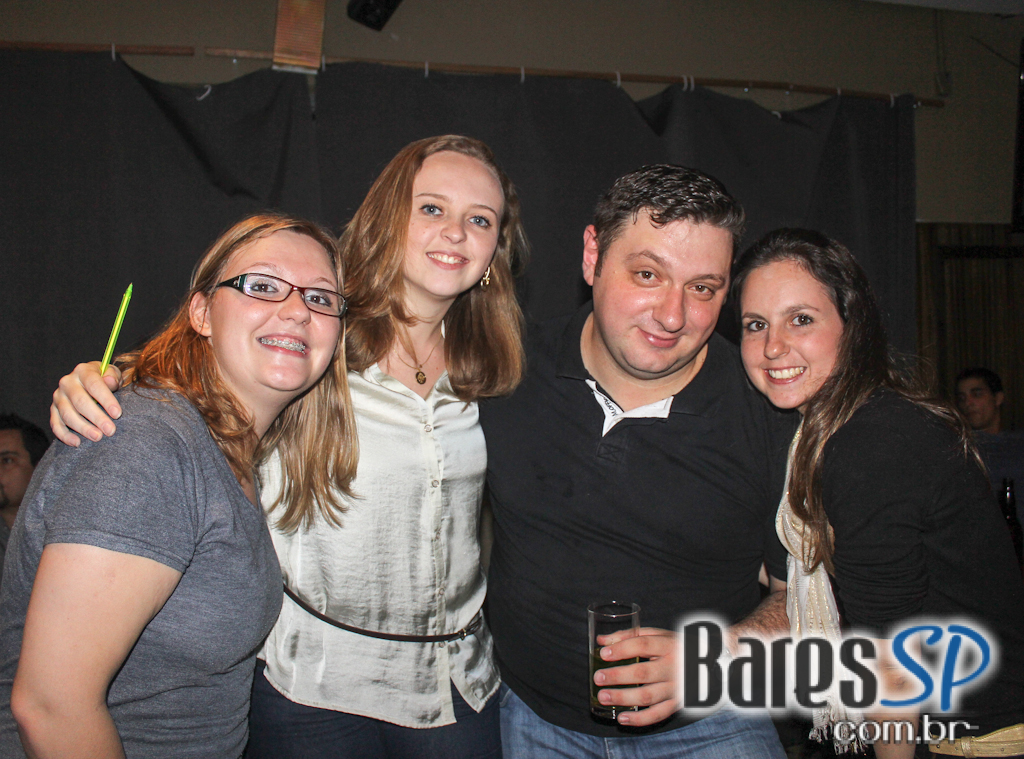 Bhar Moema ofereceu pratos variados, petiscos e bebidas diversas Bhar Moema ofereceu pratos variados, petiscos e bebidas diversas