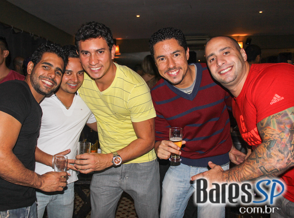 Bhar Moema ofereceu pratos variados, petiscos e bebidas diversas Bhar Moema ofereceu pratos variados, petiscos e bebidas diversas