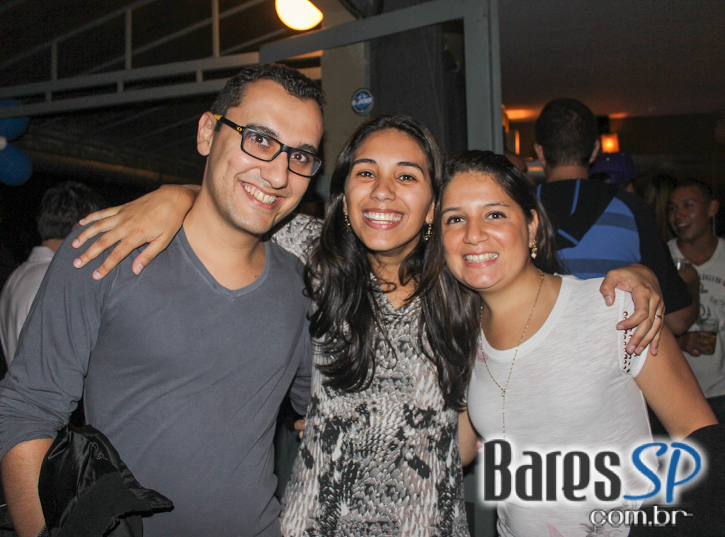 Bhar Moema ofereceu pratos variados, petiscos e bebidas diversas Bhar Moema ofereceu pratos variados, petiscos e bebidas diversas