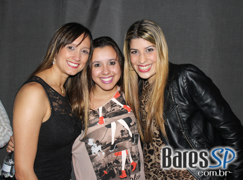 Bhar Moema ofereceu pratos variados, petiscos e bebidas diversas Bhar Moema ofereceu pratos variados, petiscos e bebidas diversas