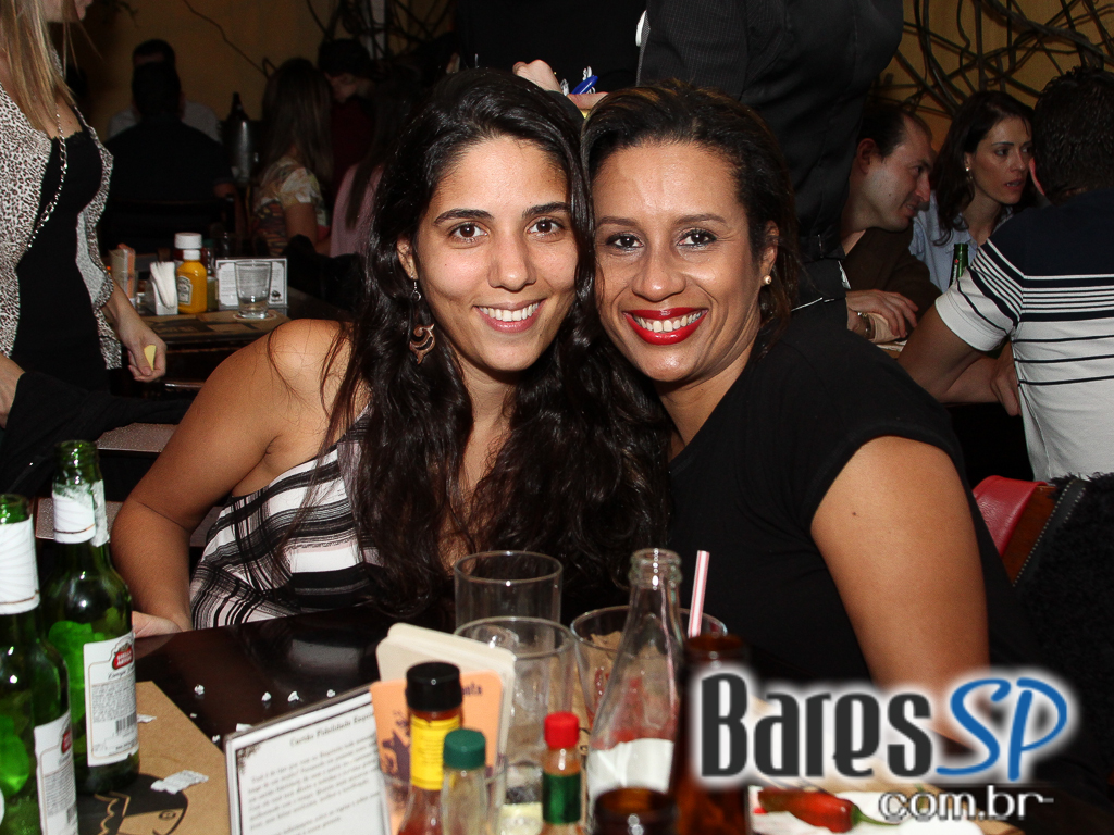 Sexta-Feira teve Happy Hour no bar Exquisito, na Bela Cintra, em clima latino americano Sexta-Feira teve Happy Hour no bar Exquisito, na Bela Cintra, em clima latino americano