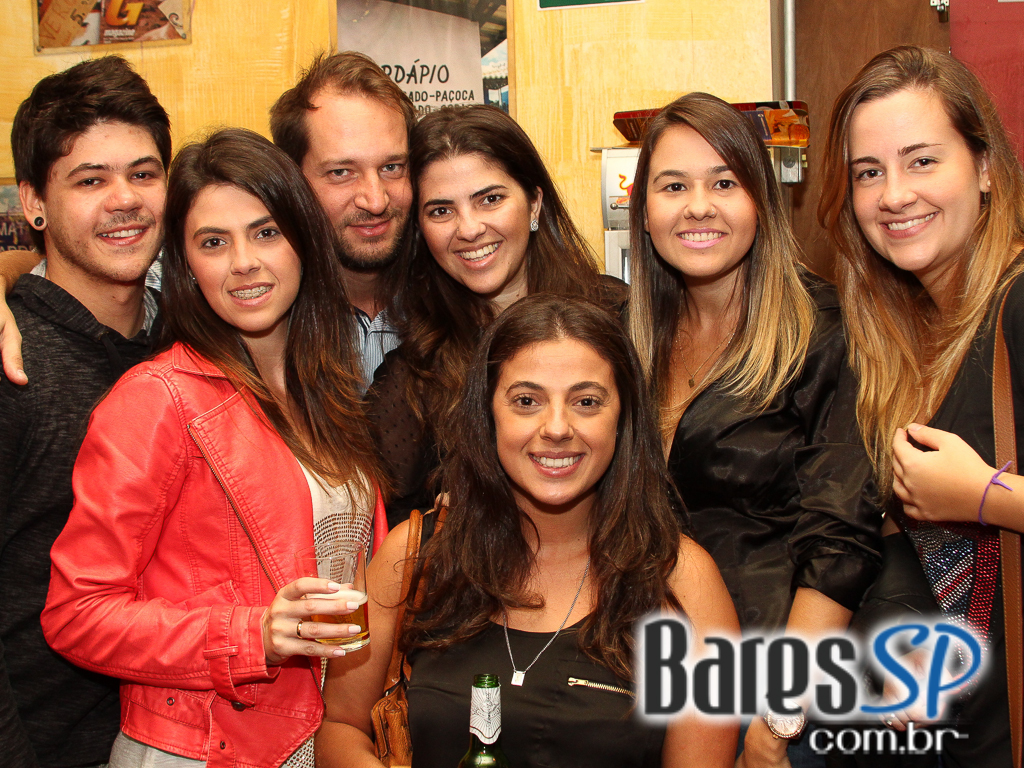 Sexta-Feira teve Happy Hour no bar Exquisito, na Bela Cintra, em clima latino americano Sexta-Feira teve Happy Hour no bar Exquisito, na Bela Cintra, em clima latino americano