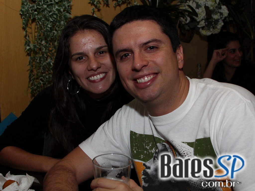 Sexta-Feira teve Happy Hour no bar Exquisito, na Bela Cintra, em clima latino americano Sexta-Feira teve Happy Hour no bar Exquisito, na Bela Cintra, em clima latino americano