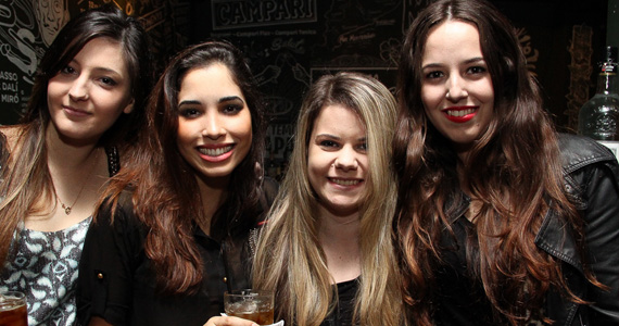 Menys contou com atração especial de DJ convidado nesta sexta-feira