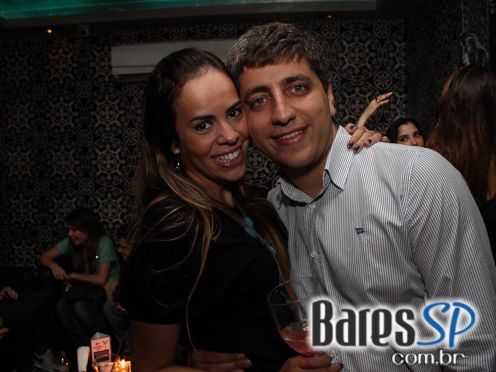 Menys contou com atração especial de DJ convidado nesta sexta-feira Menys contou com atração especial de DJ convidado nesta sexta-feira