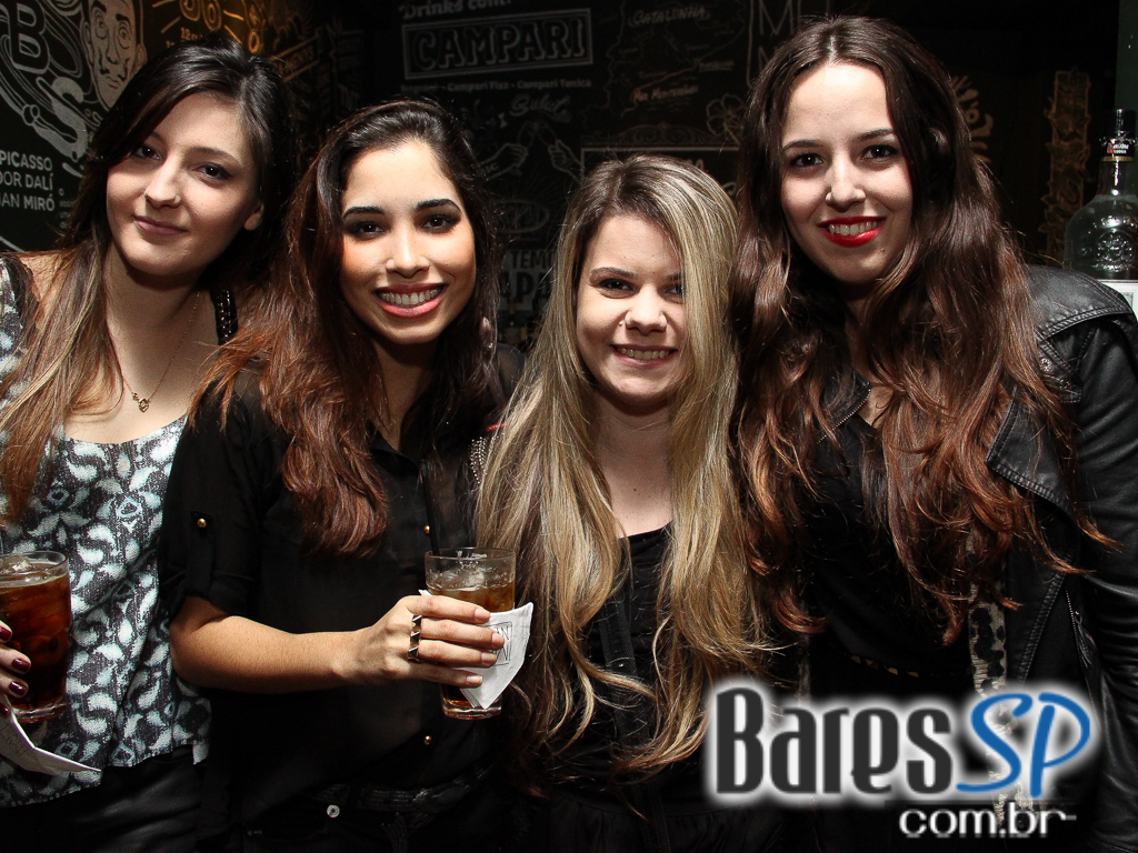 Menys contou com atração especial de DJ convidado nesta sexta-feira Menys contou com atração especial de DJ convidado nesta sexta-feira