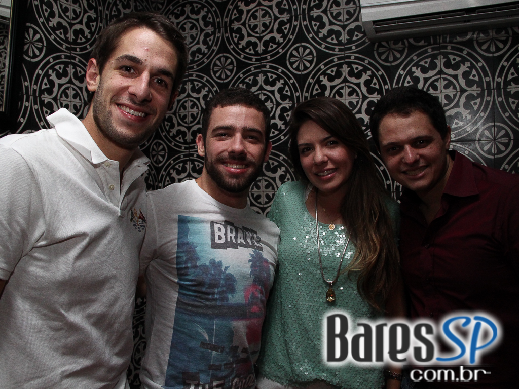 Menys contou com atração especial de DJ convidado nesta sexta-feira Menys contou com atração especial de DJ convidado nesta sexta-feira