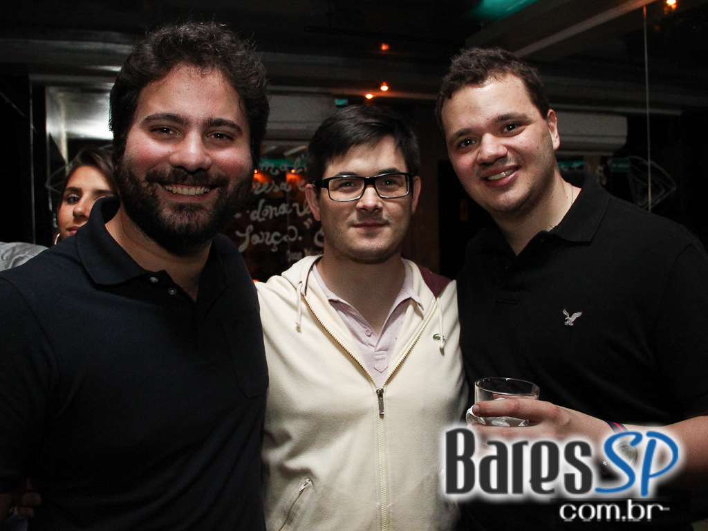 Menys contou com atração especial de DJ convidado nesta sexta-feira Menys contou com atração especial de DJ convidado nesta sexta-feira