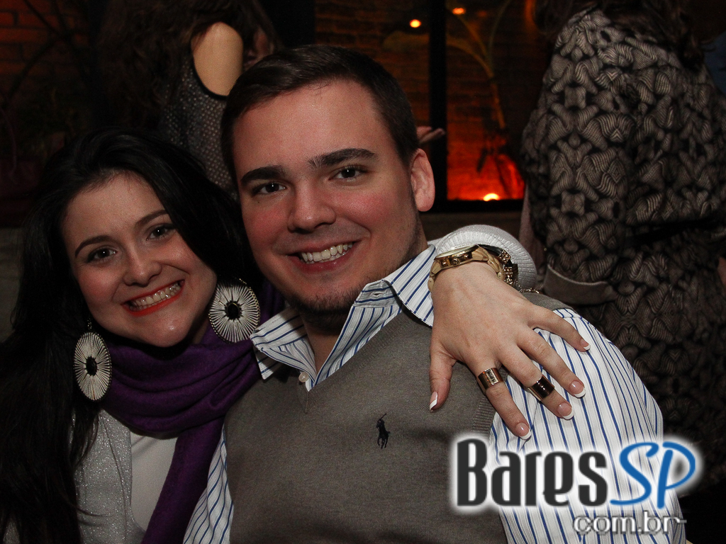 8 Bar teve happy hour esticado com DJ e pista de dança 8 Bar teve happy hour esticado com DJ e pista de dança