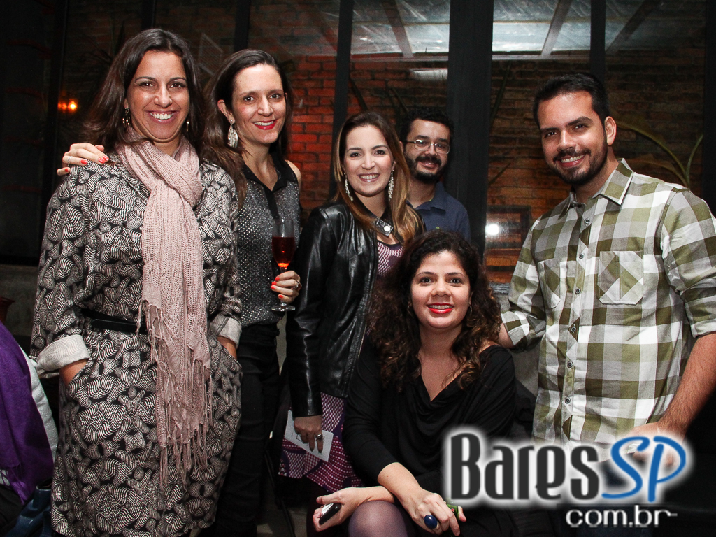 8 Bar teve happy hour esticado com DJ e pista de dança 8 Bar teve happy hour esticado com DJ e pista de dança