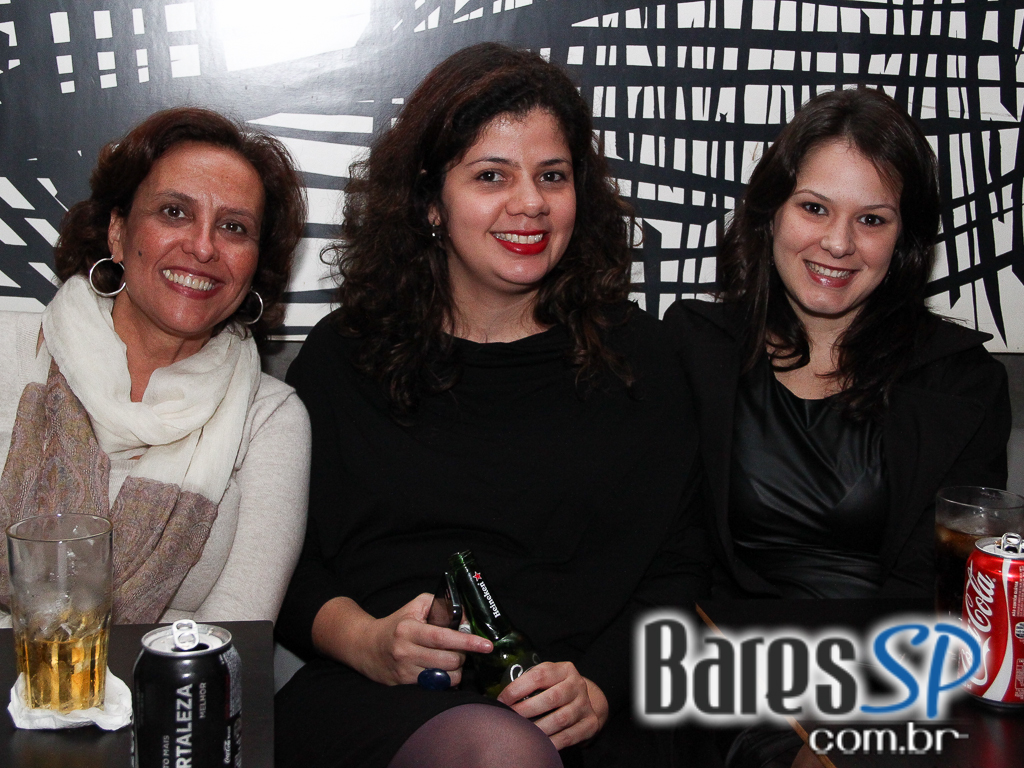 8 Bar teve happy hour esticado com DJ e pista de dança 8 Bar teve happy hour esticado com DJ e pista de dança