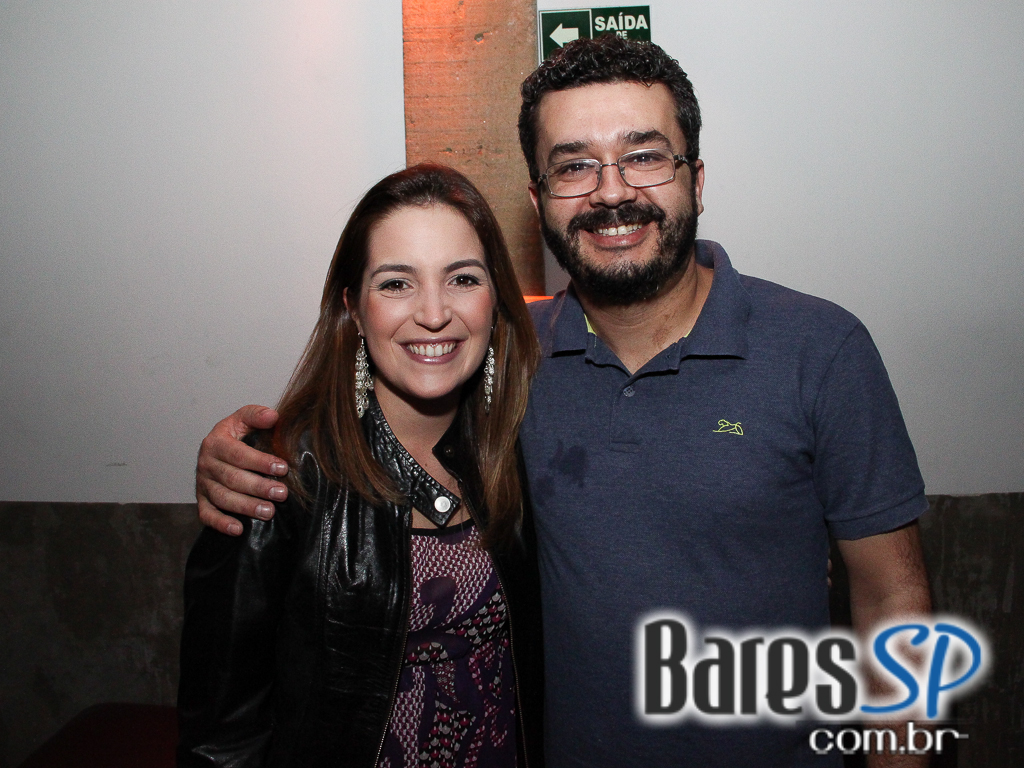 8 Bar teve happy hour esticado com DJ e pista de dança 8 Bar teve happy hour esticado com DJ e pista de dança