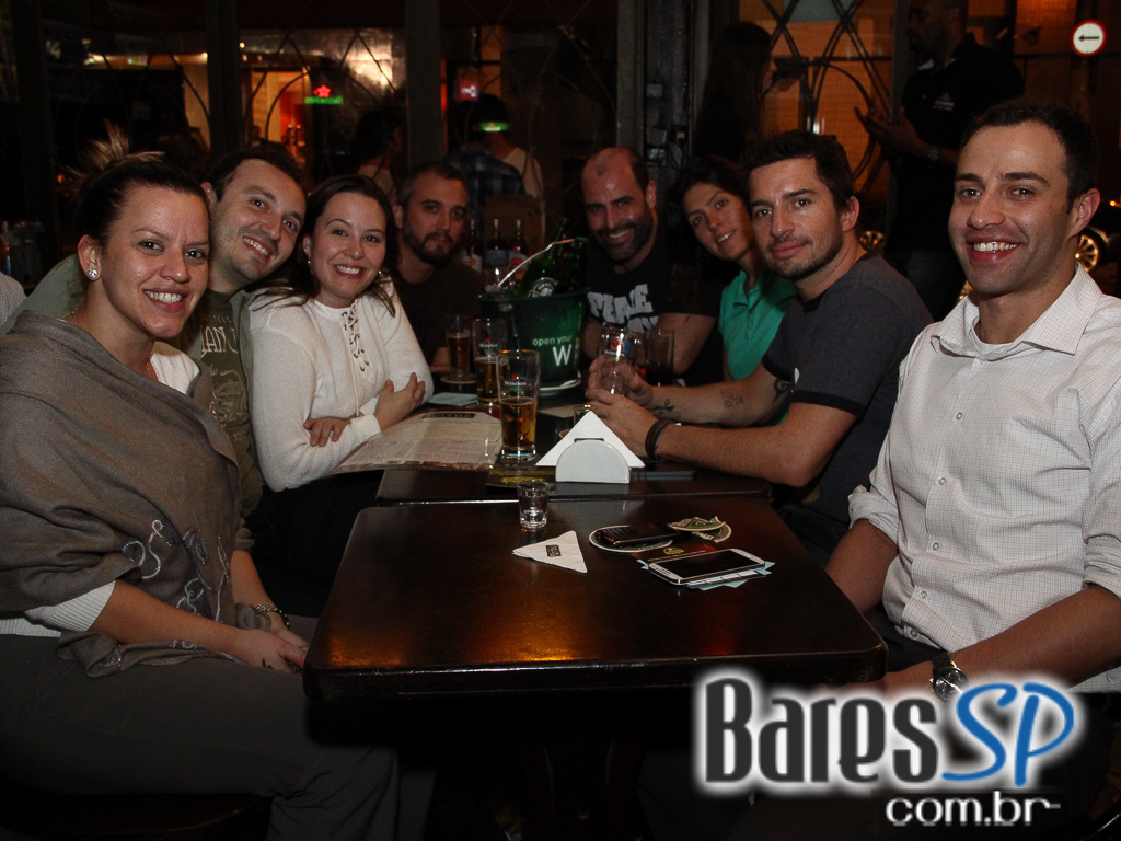 Futebol, cerveja gelada e música ao vivo no Boteco Ferraz Futebol, cerveja gelada e música ao vivo no Boteco Ferraz