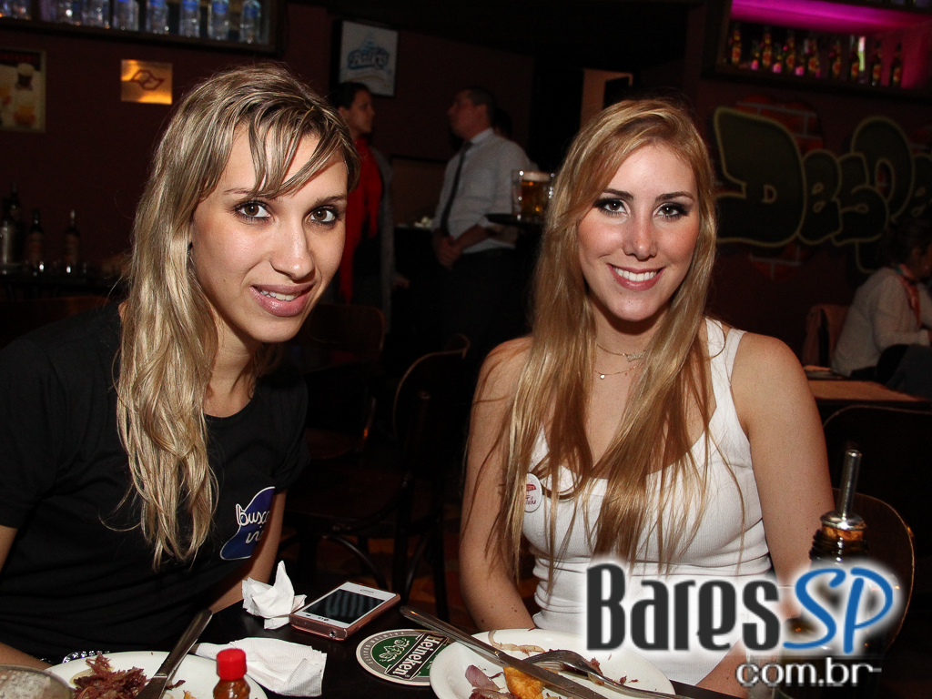 Futebol, cerveja gelada e música ao vivo no Boteco Ferraz Futebol, cerveja gelada e música ao vivo no Boteco Ferraz