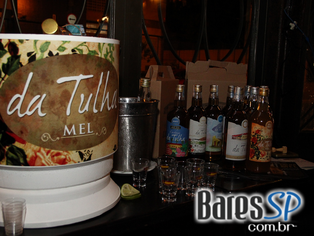 Futebol, cerveja gelada e música ao vivo no Boteco Ferraz Futebol, cerveja gelada e música ao vivo no Boteco Ferraz