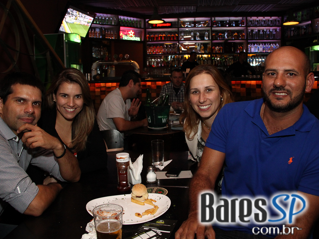 Futebol, cerveja gelada e música ao vivo no Boteco Ferraz Futebol, cerveja gelada e música ao vivo no Boteco Ferraz