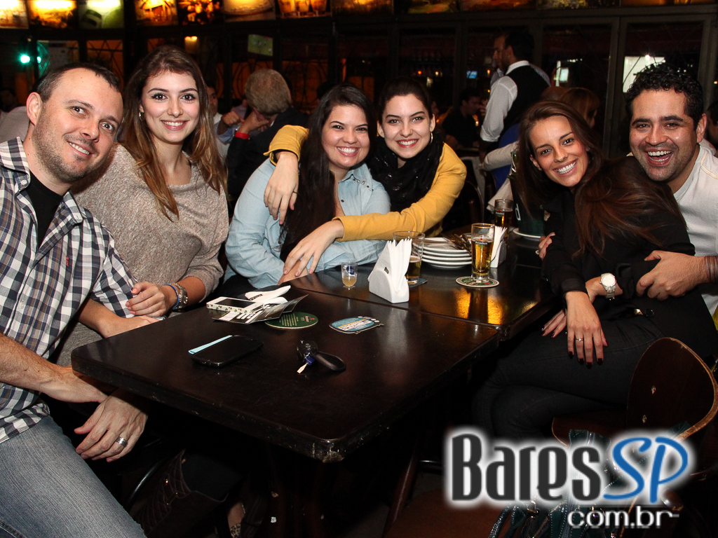 Futebol, cerveja gelada e música ao vivo no Boteco Ferraz Futebol, cerveja gelada e música ao vivo no Boteco Ferraz