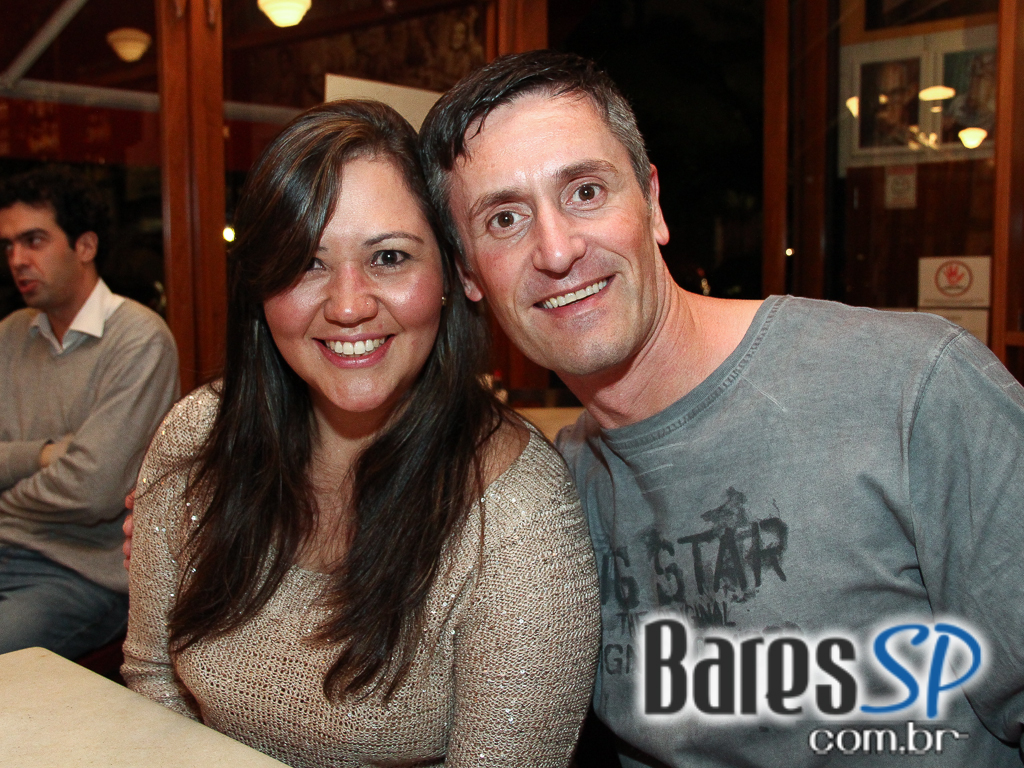 Bar Genial teve chopp cremoso e acarajé de aperitivo no Happy Hour Bar Genial teve chopp cremoso e acarajé de aperitivo no Happy Hour