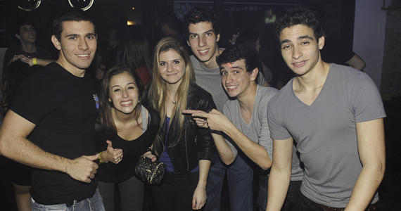 Bar do Santa teve happy hour com muito chopp e sinuca na sexta