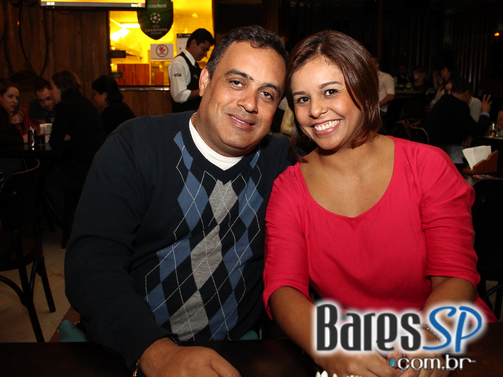 Dia dos Namorados no Bar Aurora ajudou solteiros a encontrarem seu par na noite desta quarta Dia dos Namorados no Bar Aurora ajudou solteiros a encontrarem seu par na noite desta quarta
