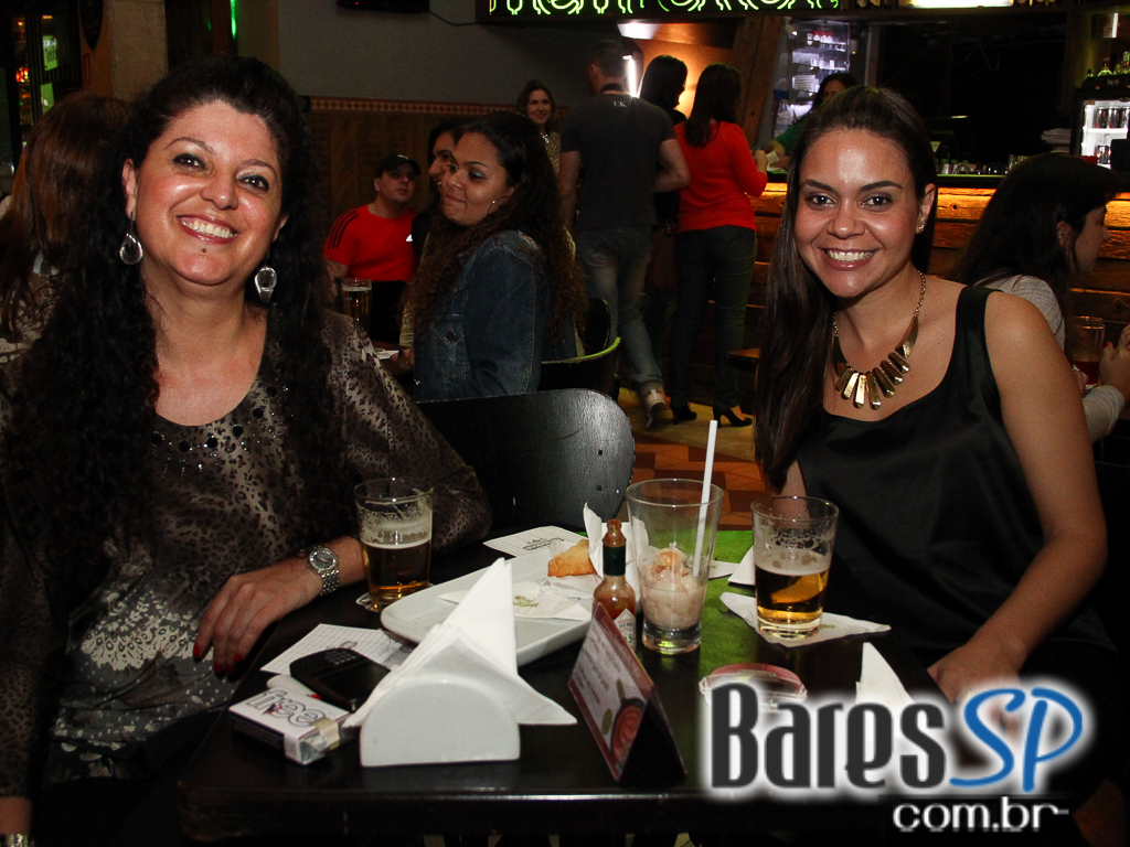 Dia dos Namorados no Bar Aurora ajudou solteiros a encontrarem seu par na noite desta quarta Dia dos Namorados no Bar Aurora ajudou solteiros a encontrarem seu par na noite desta quarta